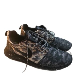 Nike Black and Gray Camouflage Sneakers